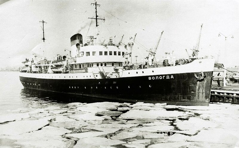 Пароход мурманск. Пароход Вологда. Пароходы Северного морского пароходства. Пароход Ломоносов 1891. Пароходы Мурманского морского пароходства.