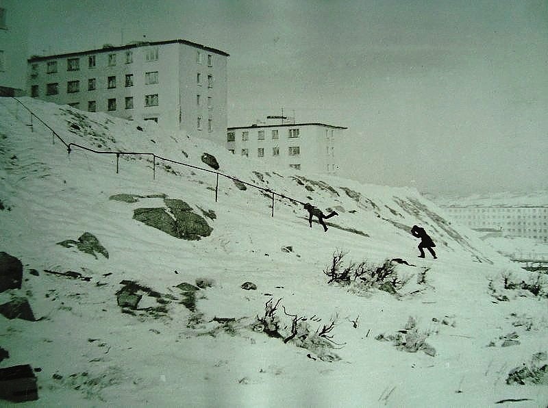 Островная. Ветер, верхние дома